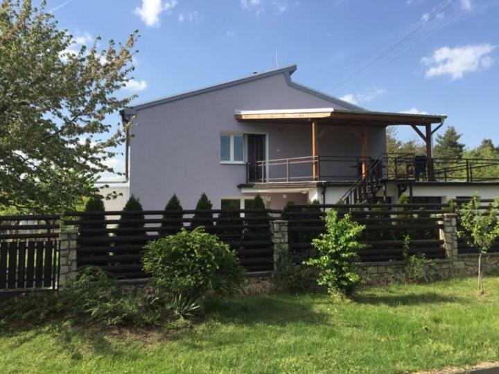 Relax U Lesa Lägenhet Ratiskovice Exteriör bild